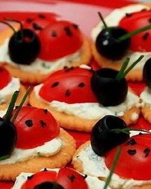 Канапе Божья коровка с маслинами