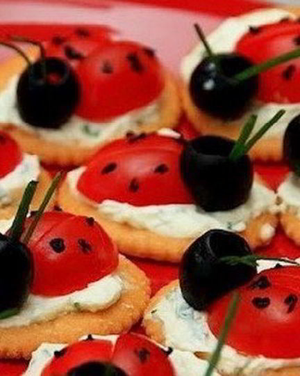 Рецепт канапе божья коровка с маслинами