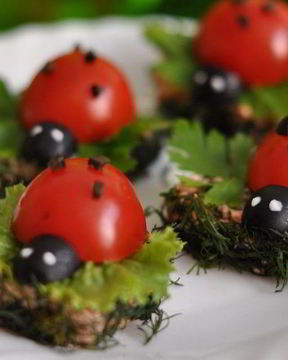 Канапе Божьи коровки