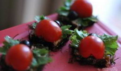 канапе божьи коровки