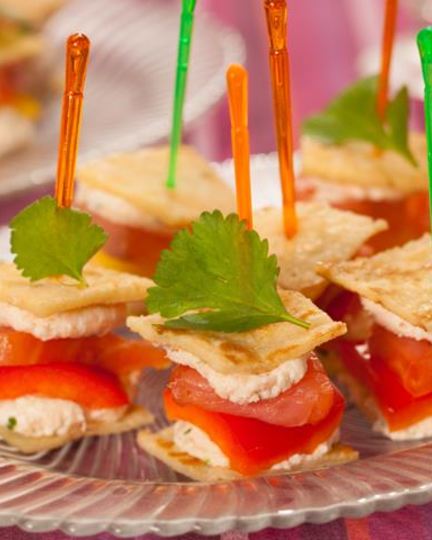 Рецепт канапе из блинов с красной рыбой