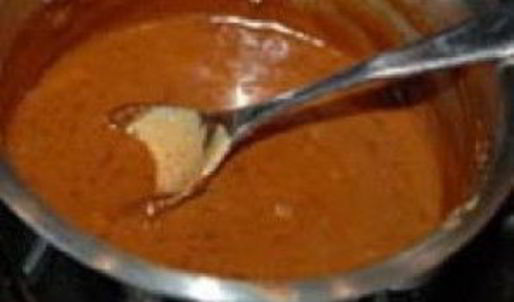 канапе из свинины с соусом из арахиса