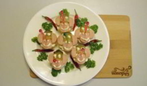 канапе обезьянки на шпажках