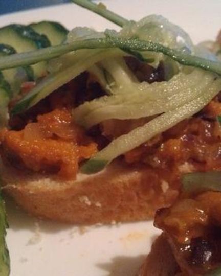 Рецепт канапе с икрой морского ежа