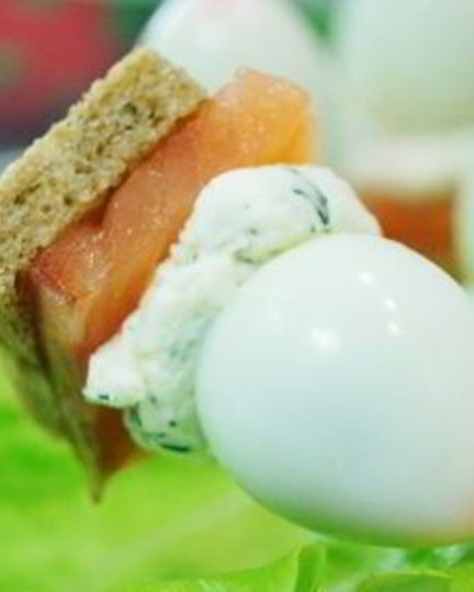 Рецепт канапе с перепелиными яйцами