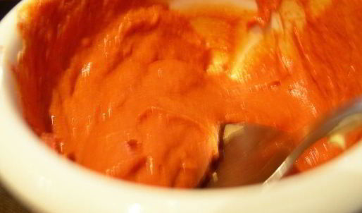 канапе с селедкой и томатным маслом