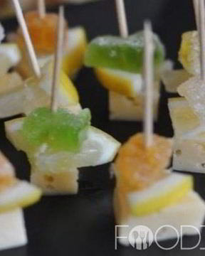 Канапе с сыром и мармеладом