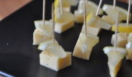 канапе с сыром и оливками