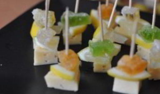 канапе с сыром и оливками