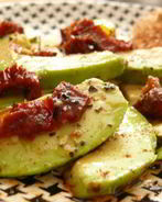 Карпаччо из авокадо с лимонным дрессингом