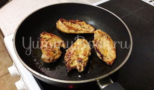 куриное филе, замаринованное в оливковом масле с розмарином и тимьяном