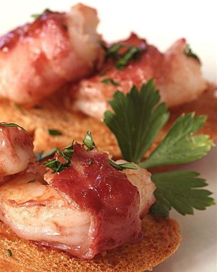 Рецепт маринованных креветок в беконе