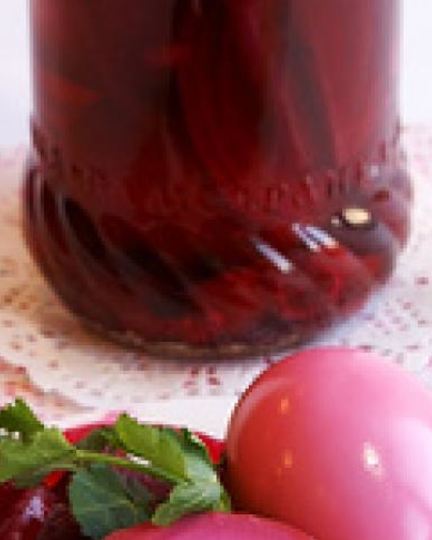 Рецепт маринованных яиц со свеклой и луком