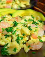 Быстрый омлет с креветками и зеленью