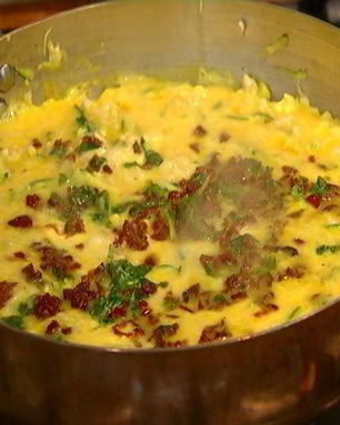 Фриттата с начинкой из курицы и овощей