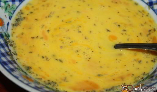 королевский омлет на гренке с колбасой сальчичон в мультиварке