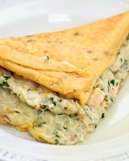 Рецепт нежного омлета с копченой рыбой