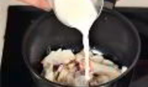 нежный омлет с копченой рыбой