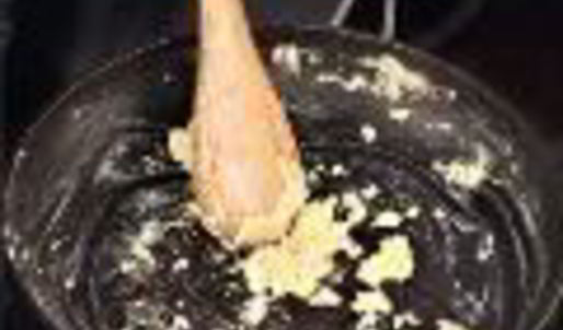 нежный омлет с копченой рыбой