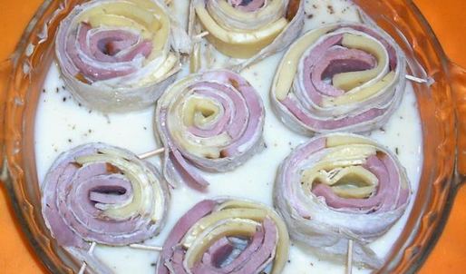 омлет — букет с розами из лаваша