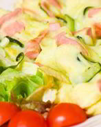 Омлет из кабачков с ветчиной и сыром