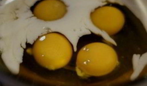 омлет с голубым сыром