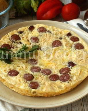 Омлет с колбасками в мультиварке