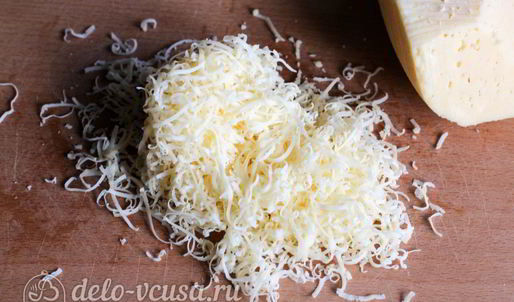 омлет с колбасой и сыром