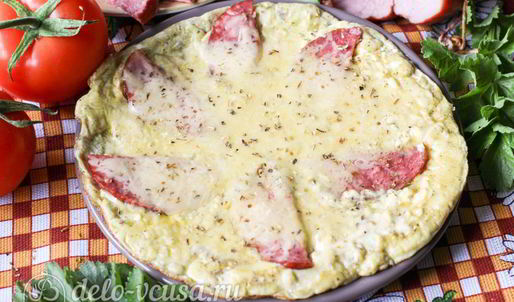 омлет с колбасой и сыром