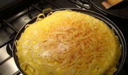 омлет с макаронами