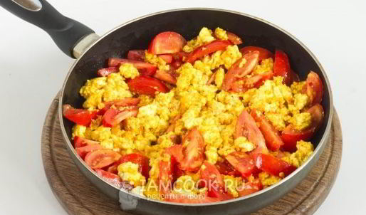 вегетарианский омлет с адыгейским сыром