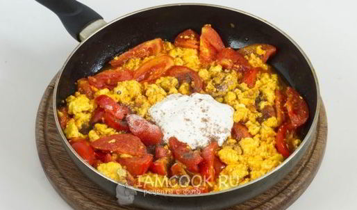 вегетарианский омлет с адыгейским сыром