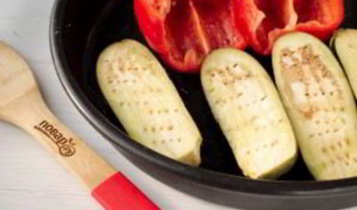 баклажанно-перечный паштет с орехами