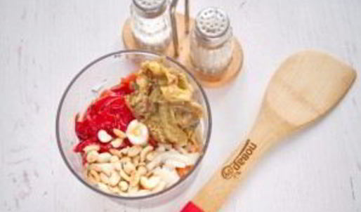 баклажанно-перечный паштет с орехами