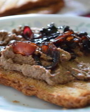 Куриный паштет с бальзамическим луком