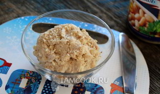 паштет из фасоли с миндалем