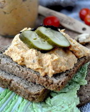 Паштет из куриной грудки с тыквой и грецкими орехами