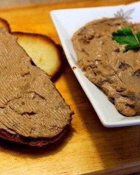 Паштет из куриной печени с вешенками