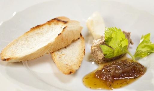 паштет из куриной печенки с луковым конфитюром