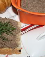 Паштет из печени индейки с корнем сельдерея и вином