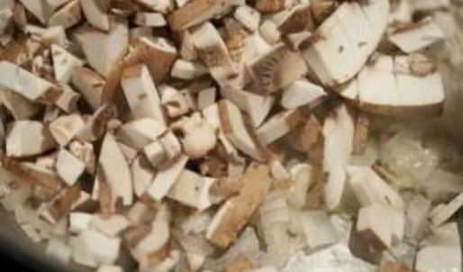 паштет из телятины и грибов в слоеном тесте