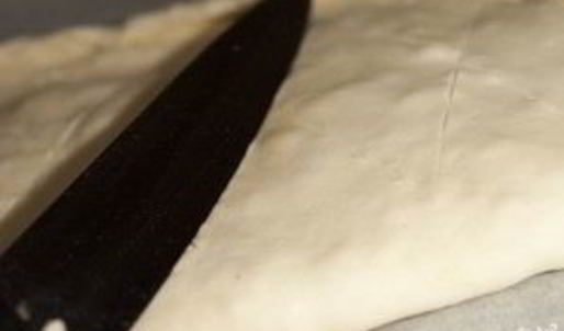 паштет из телятины и грибов в слоеном тесте