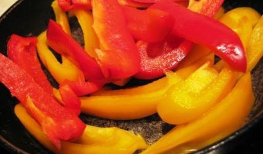 творожный паштет с жареными перцами