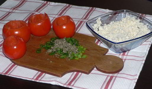 помидоры, фаршированные брынзой
