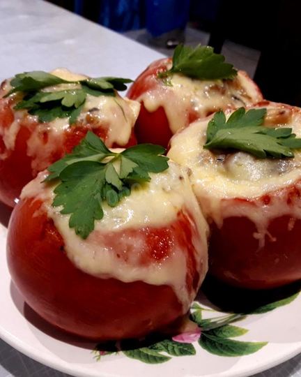 Рецепт помидоров фаршированных курицей сыром грибами в духовке