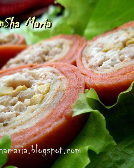 Рецепт блинных роллов с курицей и оливками