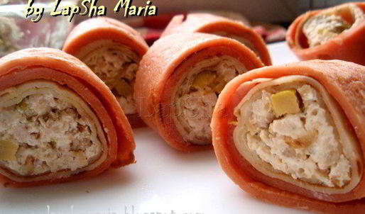 блинные роллы с курицей и оливками