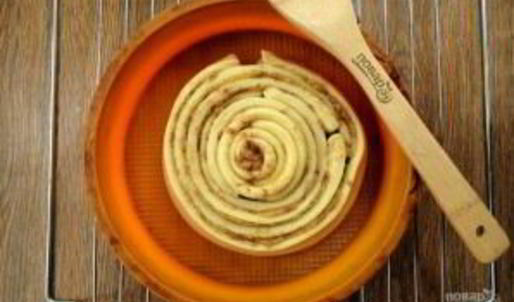 гигантский коричный ролл