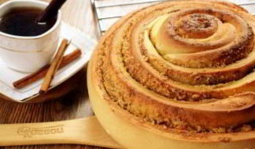 гигантский коричный ролл