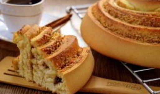 гигантский коричный ролл